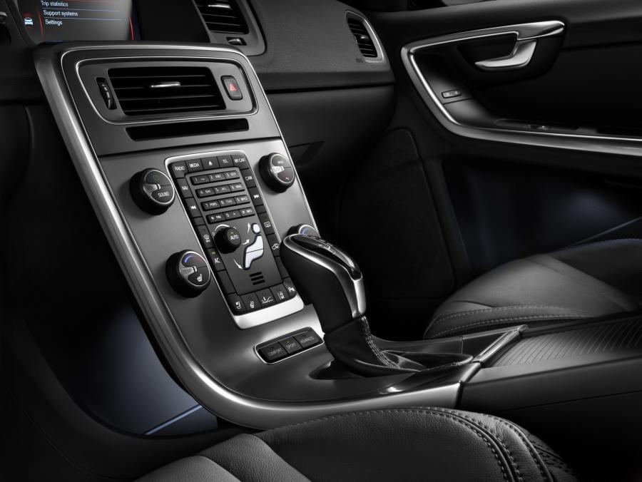  Volvo V60 2014 года  (фото 3 из 13)